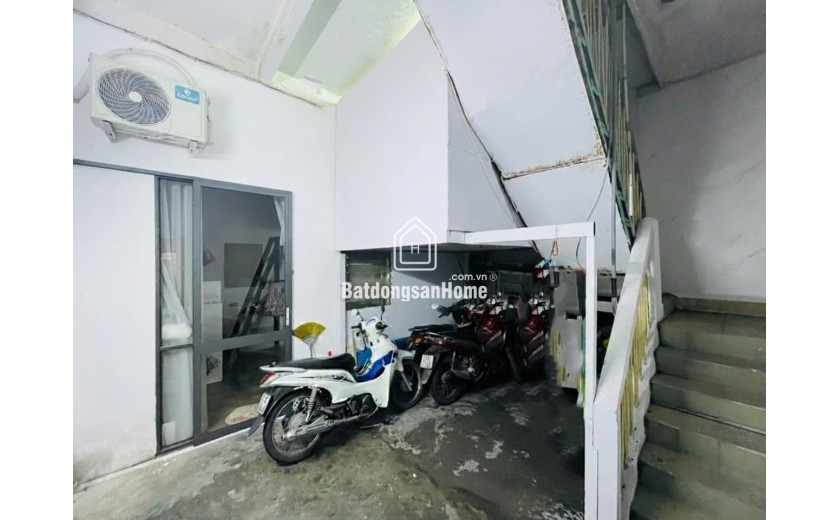 D1733 ⚡️ Giảm 800tr! Nhà trọ 11P sát cầu Ông Lãnh Q1, 30tr/th, 5.2x16m, 22.x tỷ x nhỏ